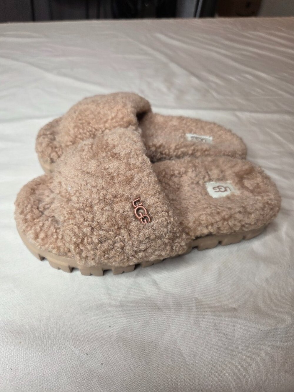 Women's UGG Cozetta Curly Sherpa Slide Sandals - Beige - EU 36 / US 5